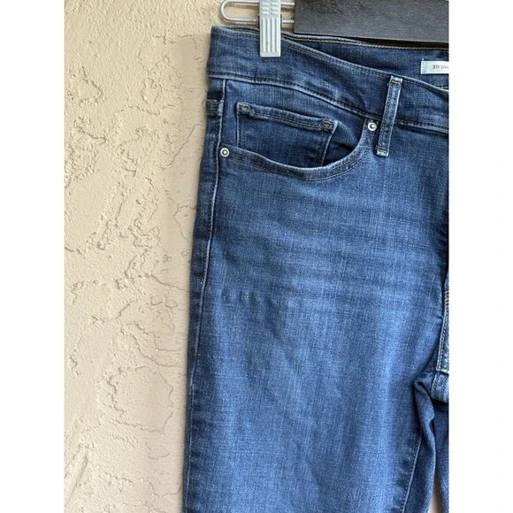 Levis 311 Shaping Skinny Women's Size 30 Blue Stretch Medium Wash Denim Jeans - Picture 6 of 8